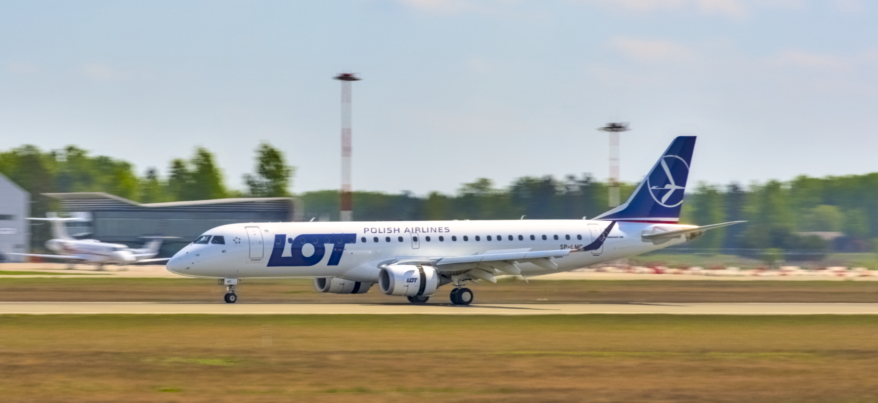 LOT Embraer ERJ-190